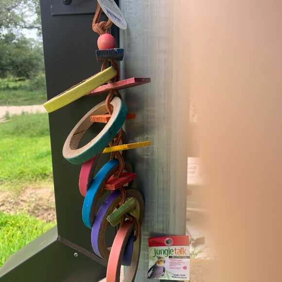 BIRD SUPPLIES - 3pc lot PARROT MACCAW, hanging cage toys, blocks, perch, bowl - Picture 3 of 13